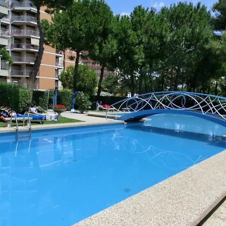 Fantastic Three-room With Terrace, Garden, Swimming Pool And Sea View *