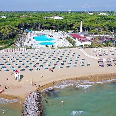 Fantastic Three-room With Terrace, Garden, Swimming Pool And Sea View Lignano Sabbiadoro
