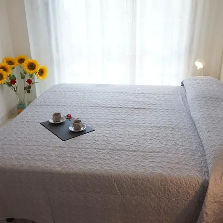 Apartment Fantastic Three-room With Terrace, Garden, Swimming Pool And Sea View