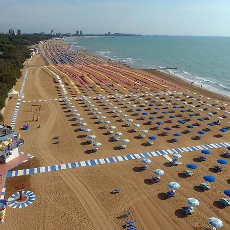 Fantastic Three-room With Terrace, Garden, Swimming Pool And Sea View * Lignano Sabbiadoro